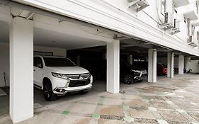 RedDoorz near Palembang Trade Center 3